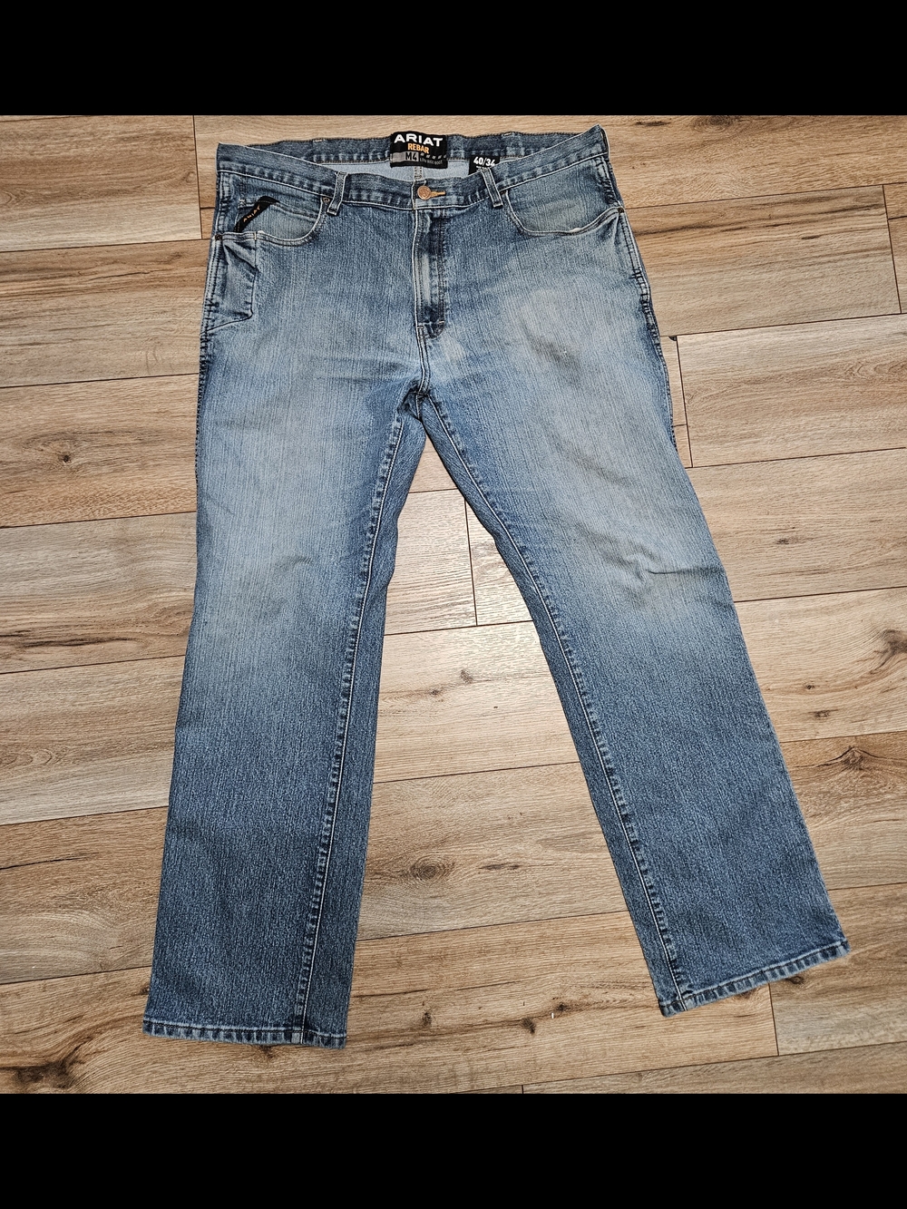Ariat Men's Classic Boot Low  Wash Jeans